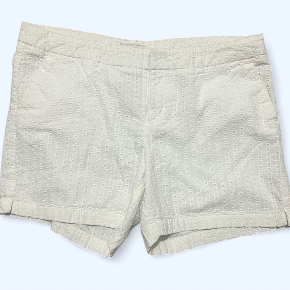 Merona Textured Women's White Eyelet Lined Shorts - size 10